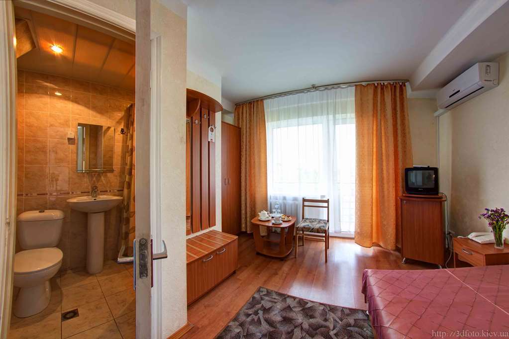 Holosiyvsky Hotel Kyiv Room photo